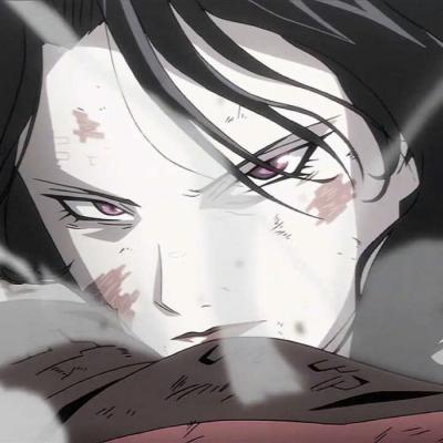 男孩撞翻自家玉石摊玉器碎一地